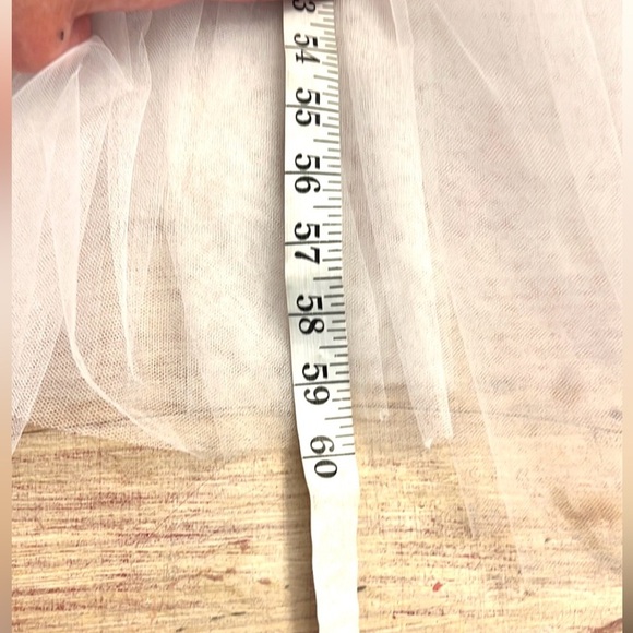 Brooke Lynn Style, White Buttoned-Bodice Top,w/Sheer Overlay Skirt, EUC,Size L - Picture 9 of 9